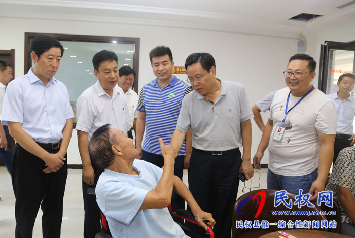 人民日報采訪組到我縣專訪“馬上辦抓落實”工作 人民日報采訪組到我縣專訪“馬上辦抓落實”工作