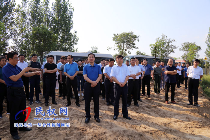 全市環(huán)境攻堅(jiān)現(xiàn)場會在我縣召開 全市環(huán)境攻堅(jiān)現(xiàn)場會在我縣召開