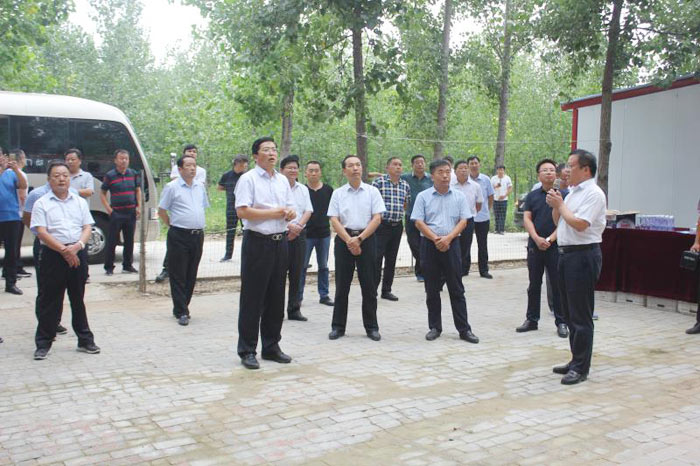 全市林業(yè)脫貧攻堅(jiān)“雙能力”提升暨造林管護(hù)機(jī)制創(chuàng)新現(xiàn)場觀摩會在我縣召開 全市林業(yè)脫貧攻堅(jiān)“雙能力”提升暨造林管護(hù)機(jī)制創(chuàng)新現(xiàn)場觀摩會在我縣召開