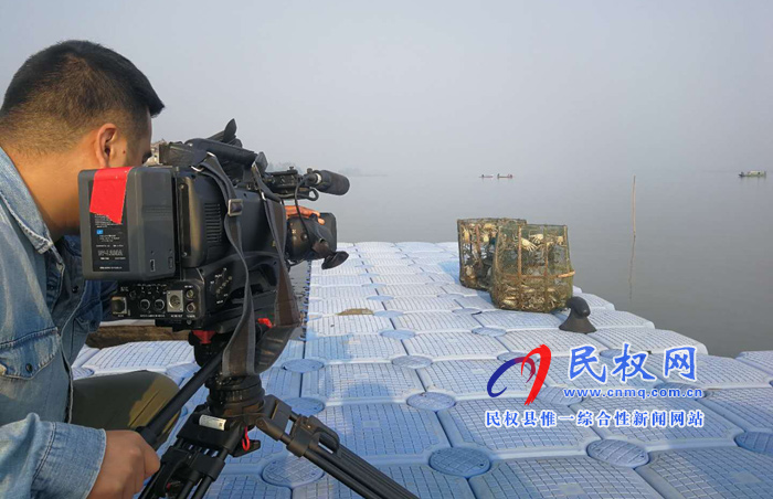 央視新聞?lì)l道“新聞直播間”“秋收畫卷”采訪組走進(jìn)我縣進(jìn)行現(xiàn)場(chǎng)直播 央視新聞?lì)l道“新聞直播間”“秋收畫卷”采訪組走進(jìn)我縣進(jìn)行現(xiàn)場(chǎng)直播
