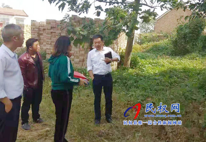 縣委常委、縣委辦公室主任孟亞松到野崗鎮(zhèn)檢查指導脫貧攻堅和人居環(huán)境建設工作