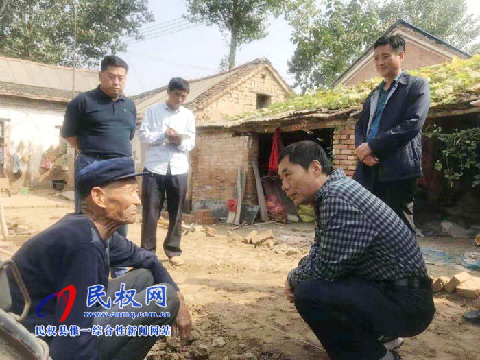 縣委常委、組織部長(zhǎng)何玉明到褚廟鄉(xiāng)西張樓村督導(dǎo)查看脫貧攻堅(jiān)工作
