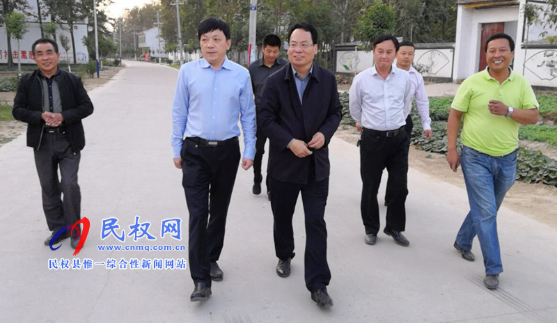 縣委常委、常務(wù)副縣長(zhǎng)李啟峰到林七鄉(xiāng)督導(dǎo)調(diào)研脫貧攻堅(jiān)工作