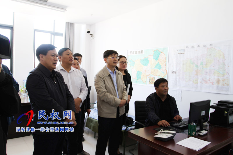 縣委副書記、縣長張團(tuán)結(jié)調(diào)研秸稈禁燒工作