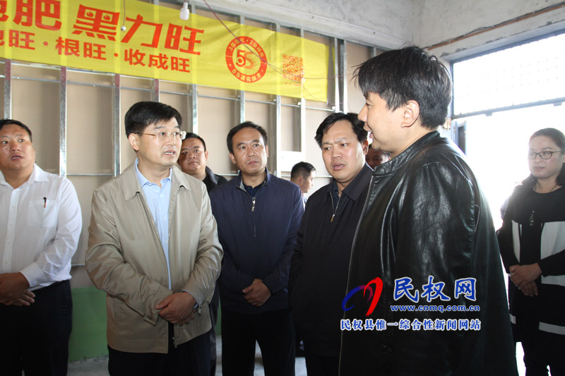 縣委副書記、縣長張團(tuán)結(jié)調(diào)研秸稈禁燒工作