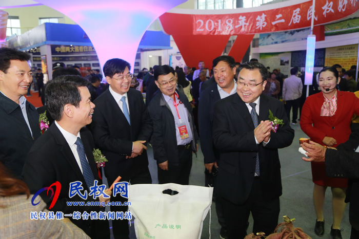 國家糧食和物資儲(chǔ)備局副局長盧景波參觀我縣高新區(qū) 國家糧食和物資儲(chǔ)備局副局長盧景波參觀我縣高新區(qū)