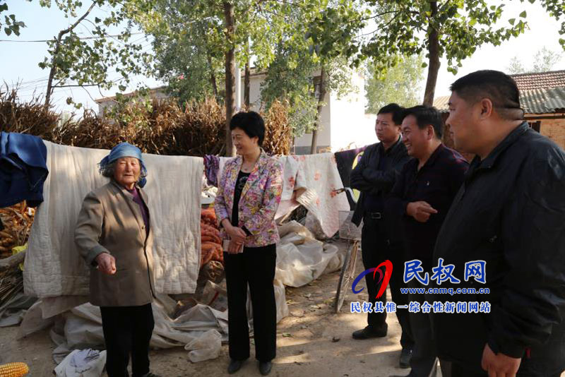 縣人大常委會主任周燕到老顏集鄉(xiāng)督導(dǎo)脫貧攻堅、人居環(huán)境衛(wèi)生整治等工作