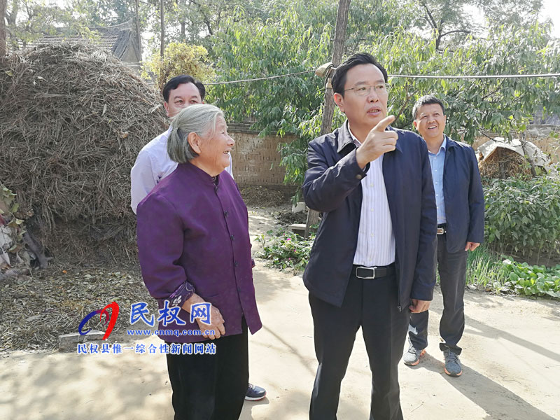 縣委書記姬脈常到人和鎮(zhèn)、龍?zhí)伶?zhèn)調(diào)研脫貧攻堅和人居環(huán)境整治工作