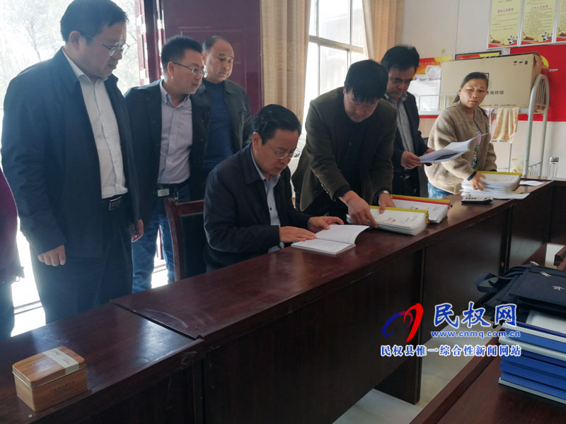 縣委書記姬脈常到程莊鎮(zhèn)調研脫貧攻堅工作 縣委書記姬脈常到程莊鎮(zhèn)調研脫貧攻堅工作