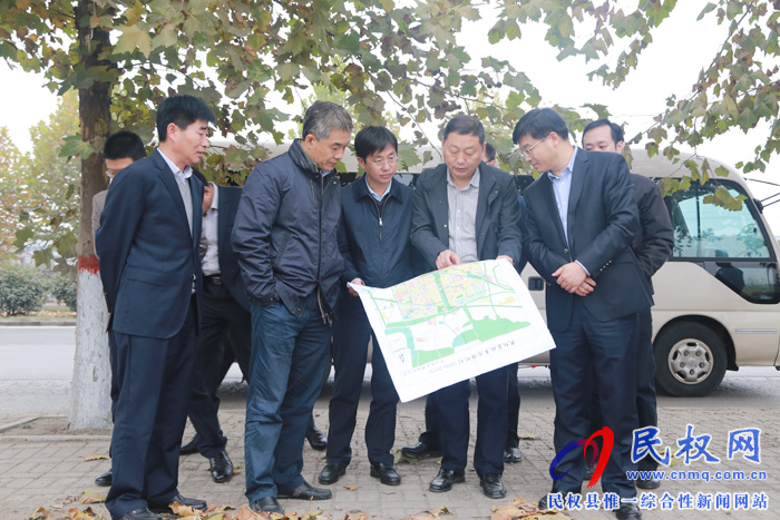 海關(guān)總署自貿(mào)司副司長李志輝、海關(guān)總署處處長楊仕一行蒞臨我縣調(diào)研