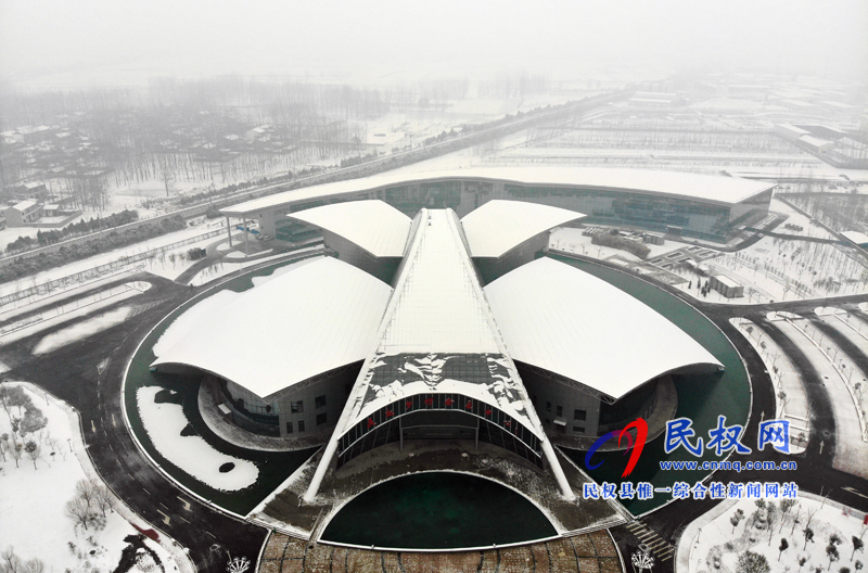 我縣今冬的第一場雪飄然而至 我縣今冬的第一場雪飄然而至