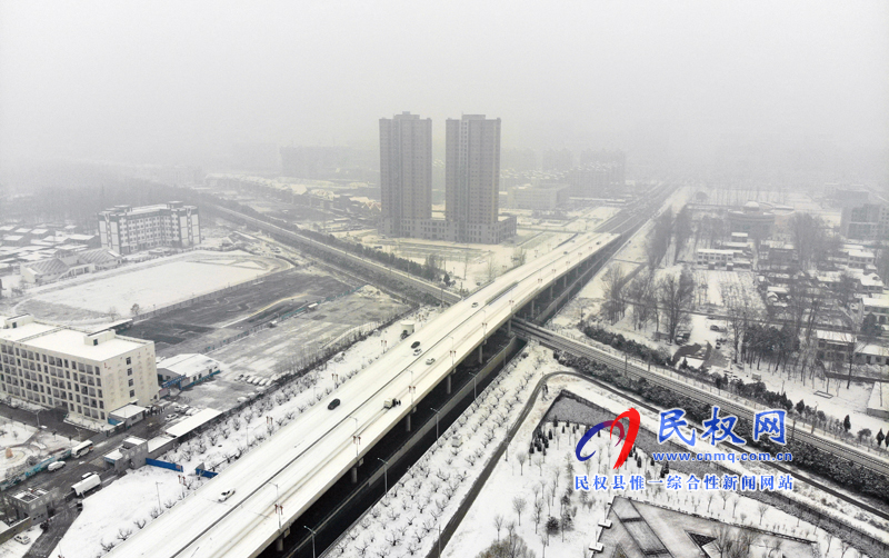 我縣今冬的第一場雪飄然而至 我縣今冬的第一場雪飄然而至