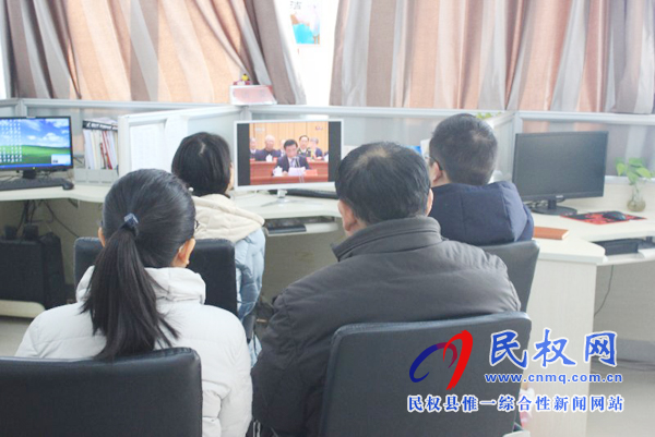 我縣各鄉(xiāng)鎮(zhèn)（街道辦）、縣直各單位認(rèn)真組織全體干部集中收聽(tīng)收看慶祝改革開(kāi)放40周年大會(huì)