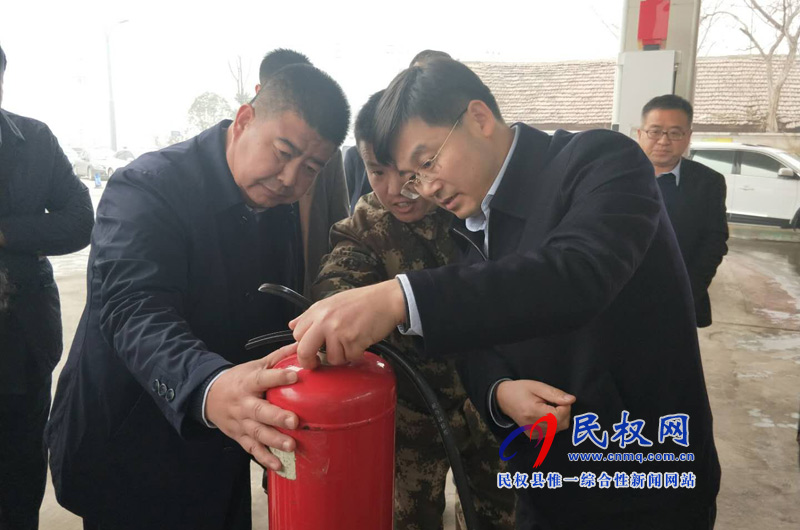 縣委副書記、縣長張團(tuán)結(jié)檢查安全生產(chǎn)工作