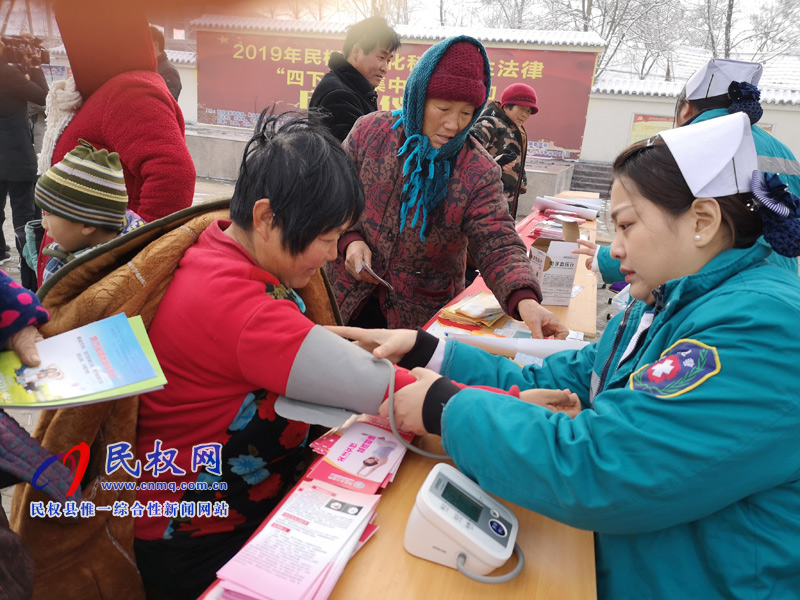 我縣開展文化科技衛(wèi)生法律“四下鄉(xiāng)”集中示范活動 我縣開展文化科技衛(wèi)生法律“四下鄉(xiāng)”集中示范活動