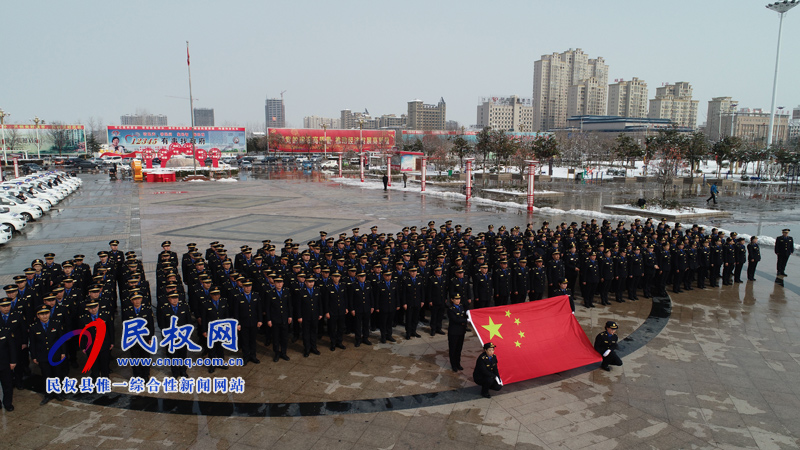 城管執(zhí)法局:過(guò)新年 穿新衣 展新顏 城管執(zhí)法局:過(guò)新年 穿新衣 展新顏