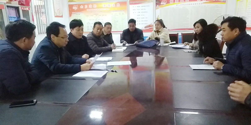 縣委常委、常務(wù)副縣長(zhǎng)李啟峰到林七鄉(xiāng)調(diào)研督導(dǎo)脫貧攻堅(jiān)工作