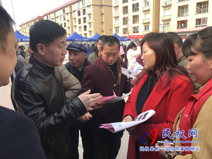 政府搭橋聯(lián)姻 企業(yè)招賢納--民權(quán)縣高新區(qū)帶領(lǐng)企業(yè)外出招工