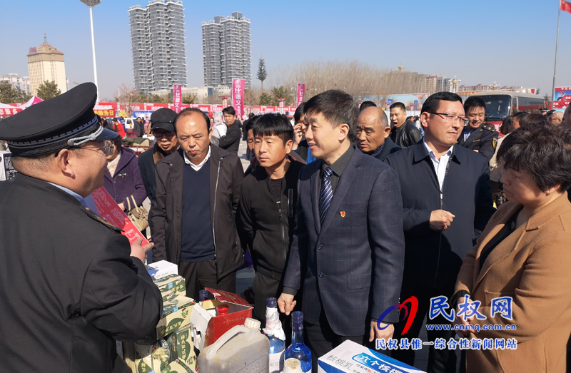 我縣舉行“3.15國際消費者權(quán)益日”宣傳活動 我縣舉行“3.15國際消費者權(quán)益日”宣傳活動