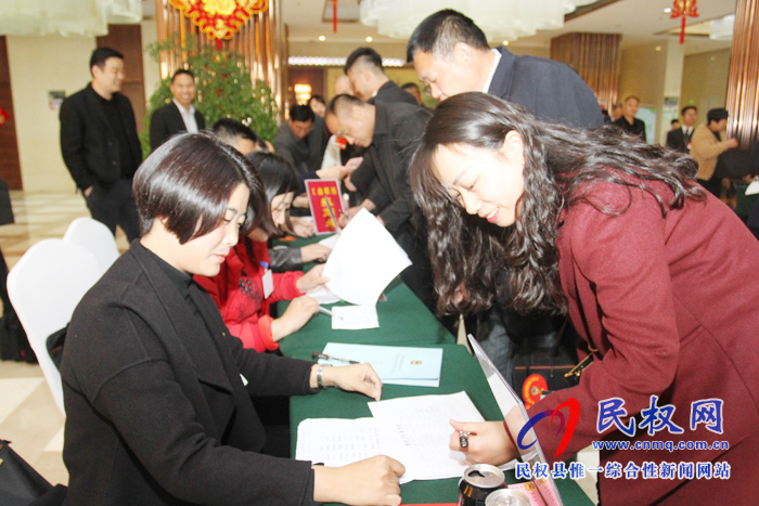 兩會來啦！全縣政協(xié)委員陸續(xù)抵達駐地報到