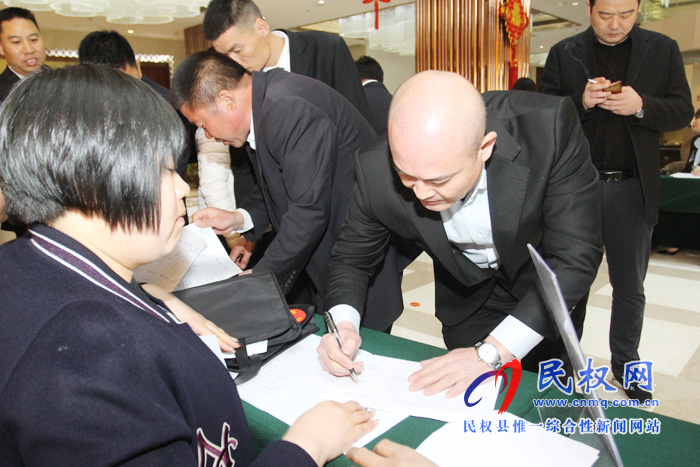 兩會來啦！全縣政協(xié)委員陸續(xù)抵達駐地報到