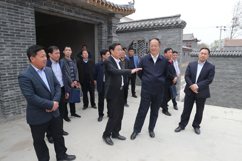 省人防辦黨組書記、主任賈宏偉到我縣調(diào)研人防項目建設(shè)和脫貧攻堅工作