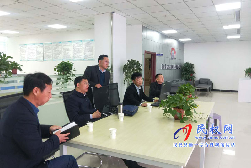 縣委常委、紀(jì)委書記、縣監(jiān)察委主任張亞光到12345政府服務(wù)熱線辦公室檢查熱線工作