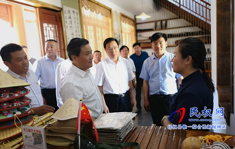 副省長武國定蒞民調(diào)研糧食安全和脫貧攻堅工作 副省長武國定蒞民調(diào)研糧食安全和脫貧攻堅工作