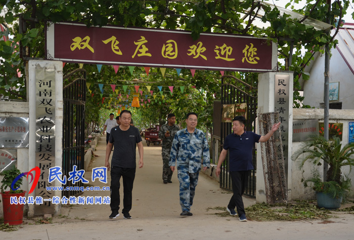 縣委常委、縣人武部政委江靜亞到我縣部分鄉(xiāng)鎮(zhèn)調(diào)研扶貧工作