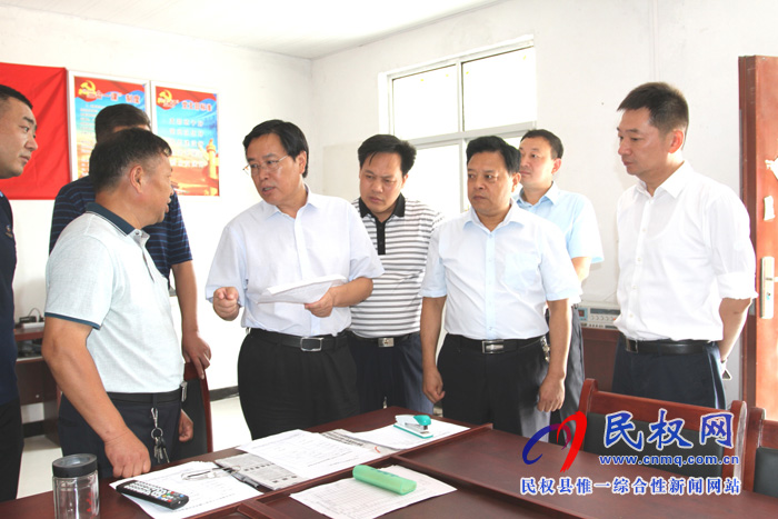 市人大常委會副主任、縣委書記姬脈常調(diào)研鄉(xiāng)鎮(zhèn)農(nóng)村人居環(huán)境改善及農(nóng)戶改廁等工作