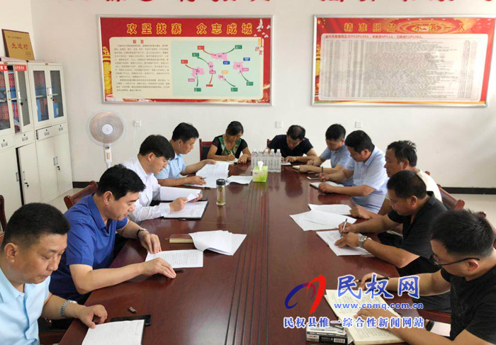 縣委副書記、縣長張團(tuán)結(jié)到綠洲街道辦事處亓堂村開展“三·五”基層工作日活動