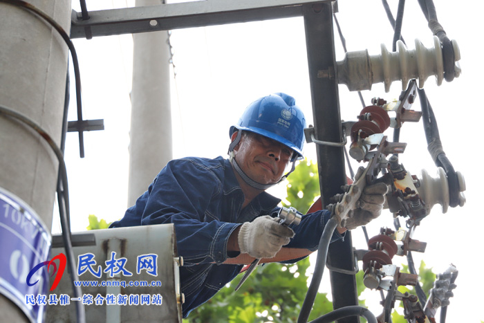 民權縣供電公司:戰(zhàn)高溫 度夏峰 民權縣供電公司:戰(zhàn)高溫 度夏峰