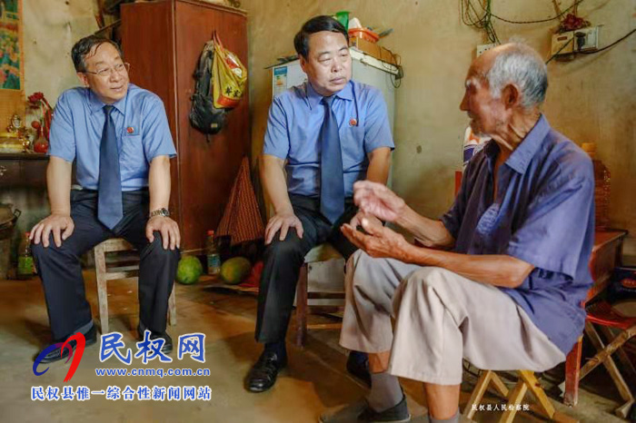 民權(quán)縣人民檢察院不忘初心送溫暖 走訪慰問老軍人、老黨員