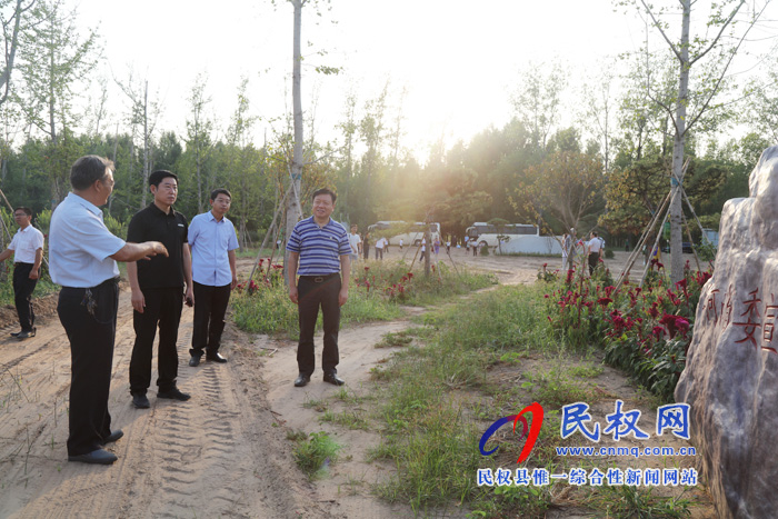 河南省第22屆黃河詩會(huì)采風(fēng)團(tuán)到我縣 河南省第22屆黃河詩會(huì)采風(fēng)團(tuán)到我縣