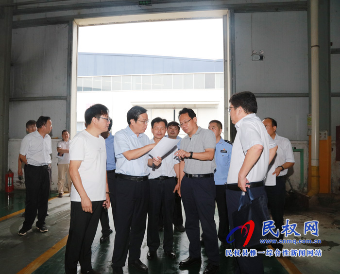 市人大常委會副主任、縣委書記姬脈常暗訪安全生產(chǎn)工作