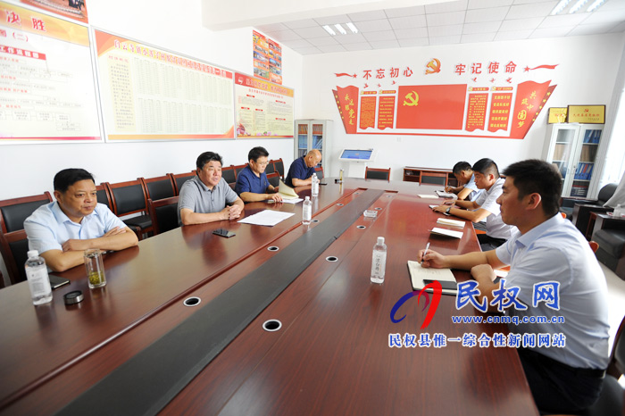 市人大常委會副主任、市總工會主席劉沛到民權(quán)縣白云寺鎮(zhèn)小渾子村開展“三·五”基層工作日活動