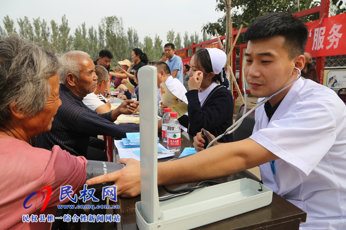 民權(quán)縣“四下鄉(xiāng)”活動暨社會科學普及周啟動儀舉行 民權(quán)縣“四下鄉(xiāng)”活動暨社會科學普及周啟動儀舉行