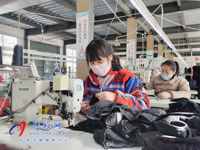 王橋鎮(zhèn):扶貧車間趕訂單 把耽誤的生產(chǎn)補回來 王橋鎮(zhèn):扶貧車間趕訂單 把耽誤的生產(chǎn)補回來