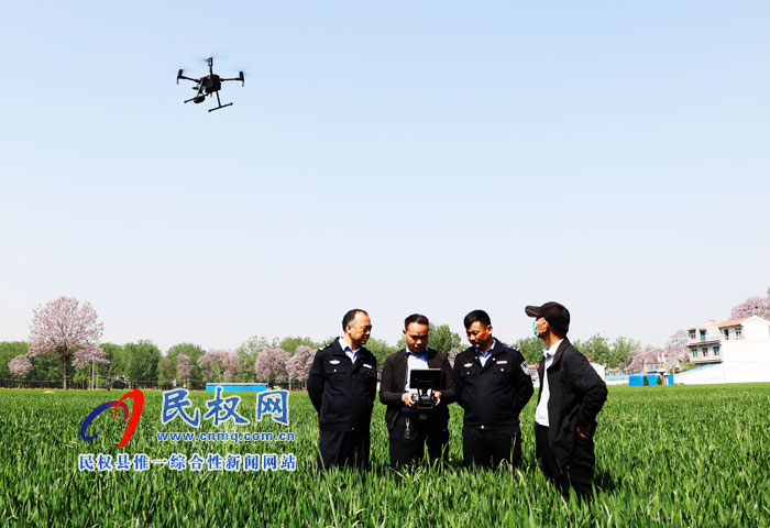 無人機撒下“天網” 毒罌粟無處遁形 無人機撒下“天網” 毒罌粟無處遁形