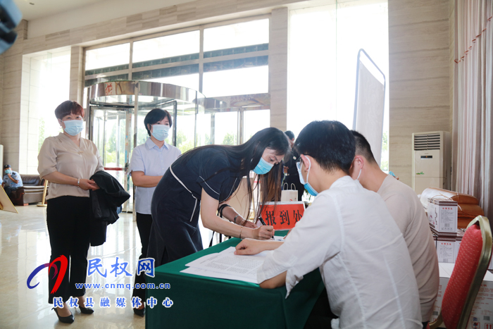 懷揣民聲“有備而來(lái)”?出席縣十五屆人大四次會(huì)議的人大代表陸續(xù)報(bào)到 懷揣民聲“有備而來(lái)”?出席縣十五屆人大四次會(huì)議的人大代表陸續(xù)報(bào)到