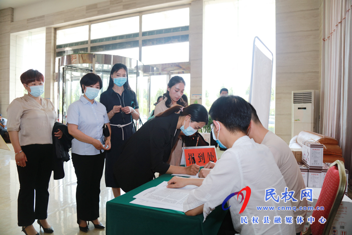 懷揣民聲“有備而來(lái)”?出席縣十五屆人大四次會(huì)議的人大代表陸續(xù)報(bào)到 懷揣民聲“有備而來(lái)”?出席縣十五屆人大四次會(huì)議的人大代表陸續(xù)報(bào)到