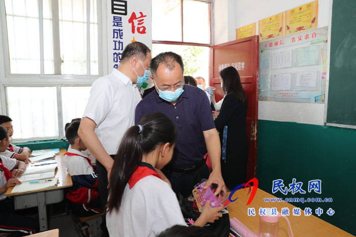 姬脈常寄語全縣少年兒童：立志，樹遠大理想；求知，成棟梁之才
