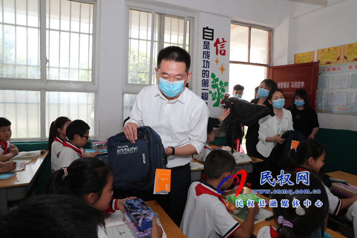 姬脈常寄語全縣少年兒童：立志，樹遠大理想；求知，成棟梁之才