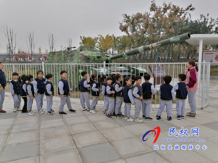 民東新區(qū)實(shí)驗(yàn)幼兒園開展社會(huì)實(shí)踐活動(dòng) 民東新區(qū)實(shí)驗(yàn)幼兒園開展社會(huì)實(shí)踐活動(dòng)