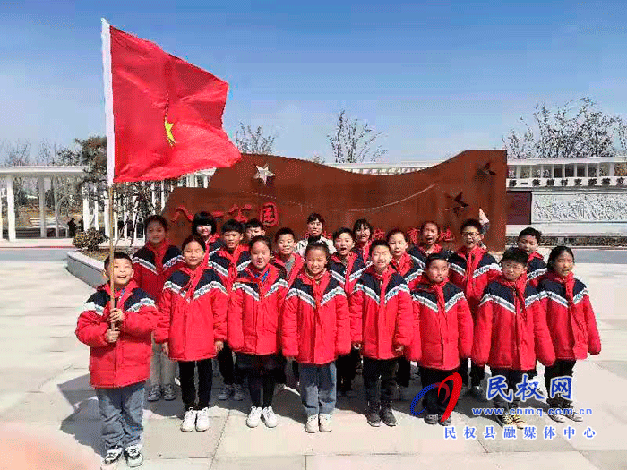 民權(quán)縣第五小學(xué)開展“從小學(xué)黨史，永遠(yuǎn)跟黨走”主題教育活動