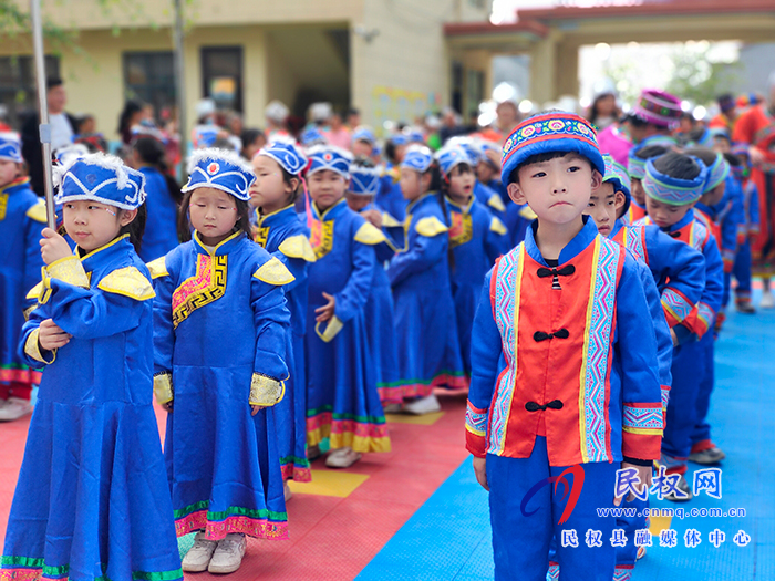 白云寺鎮(zhèn)馬崗小天使幼兒園舉行“民族大團結”主題運動會 白云寺鎮(zhèn)馬崗小天使幼兒園舉行“民族大團結”主題運動會