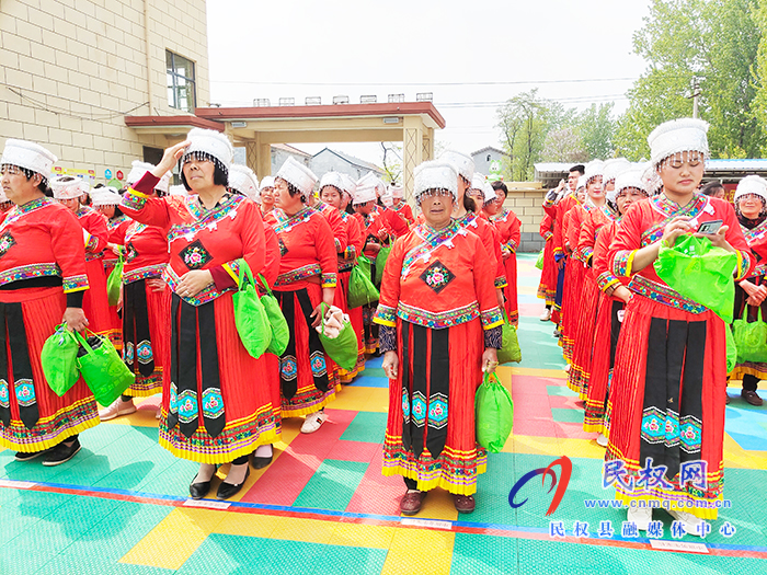白云寺鎮(zhèn)馬崗小天使幼兒園舉行“民族大團結”主題運動會 白云寺鎮(zhèn)馬崗小天使幼兒園舉行“民族大團結”主題運動會