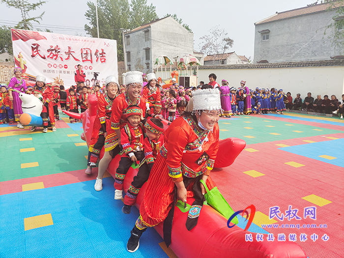 白云寺鎮(zhèn)馬崗小天使幼兒園舉行“民族大團結”主題運動會 白云寺鎮(zhèn)馬崗小天使幼兒園舉行“民族大團結”主題運動會