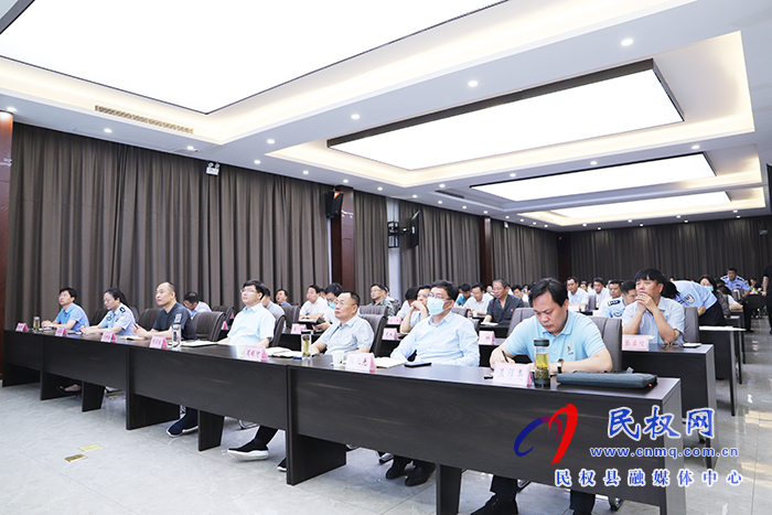 省禁毒辦常務(wù)副主任、省公安廳禁毒總隊(duì)總隊(duì)長(zhǎng)司廷俊為我縣黨員領(lǐng)導(dǎo)干部講授禁毒專題黨課