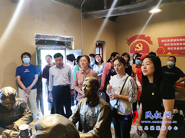 縣紀(jì)委監(jiān)委、婦聯(lián)：傳承紅色基因、共建廉政家庭